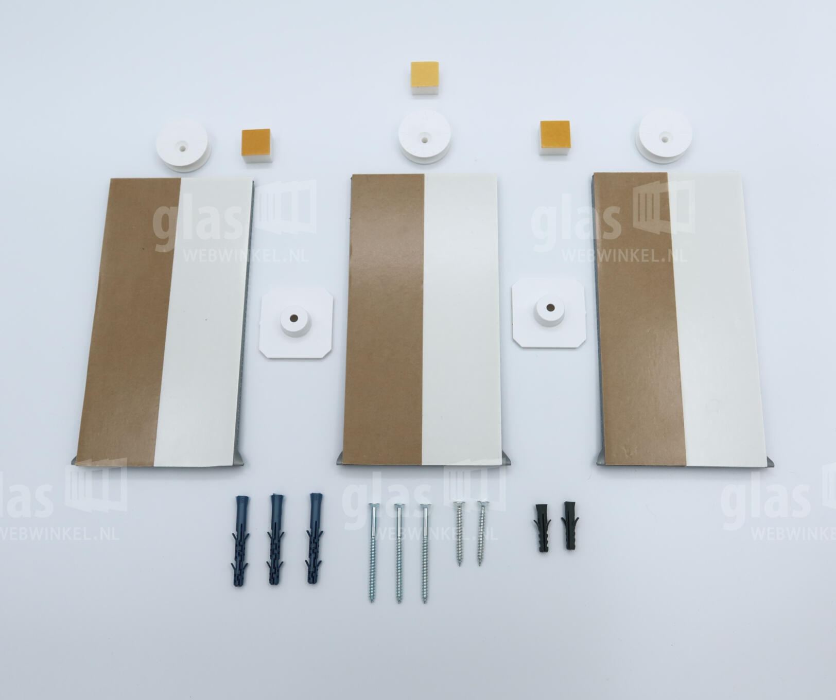 Spiegelmontage set voor een spiegel met verlichting en verwarming