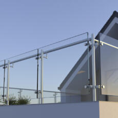 Een glazen balustrade