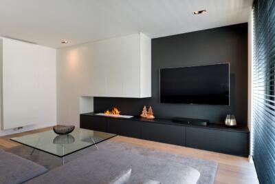 Glazen salontafel voor in de woonkamer